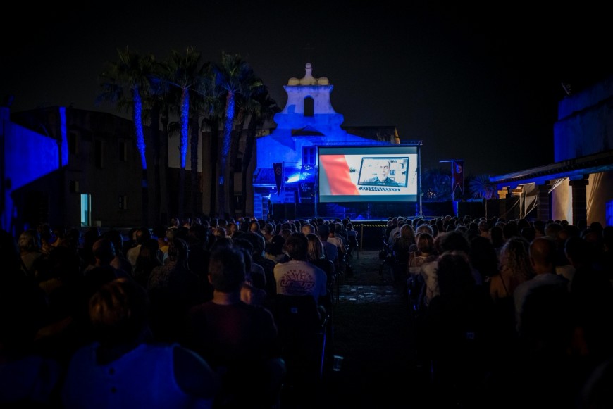 El lunes 28 de agosto concluye el ciclo ‘Cortos a la fresquita’ del Festival de Cine Documental Alcances en el Castillo de Santa Catalina